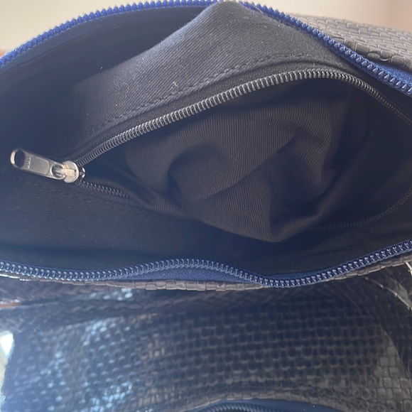 Vintage Navy woven shoulder bag | genuine leather | made in India - Picture 5 of 9